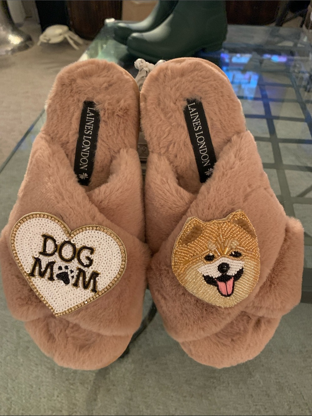 NWOT Lainey London Dog Mom Plush Slip-On Slippers Size S